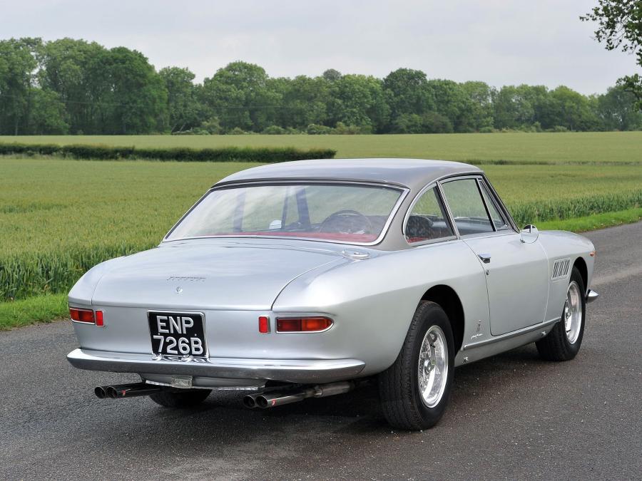  Ferrari 330 GT 2+2 (Series I) 1964 года  (фото 21 из 44)
